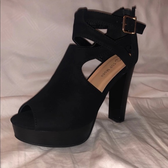 Black heels - Picture 3 of 5